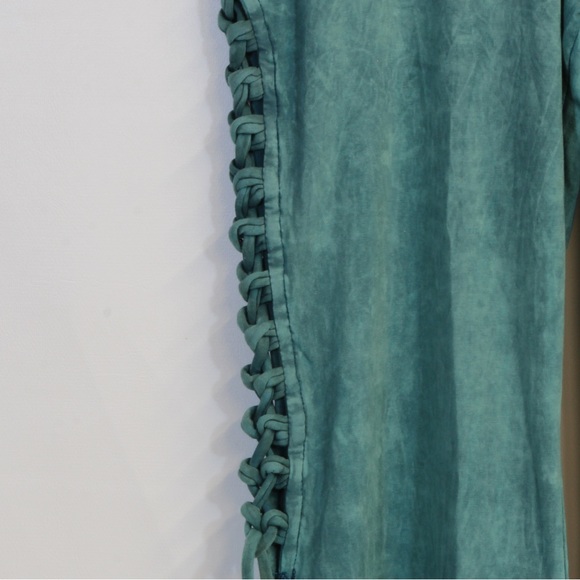 The Pyramid Collection Gray Bell Bottom Stretch Pants Size XS - Picture 5 of 7